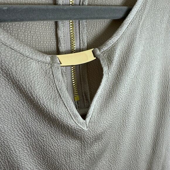 Calvin Klein Tan Shiny Sleeveless Textured Lightweight Blouse Glam Party Size L - Picture 3 of 8